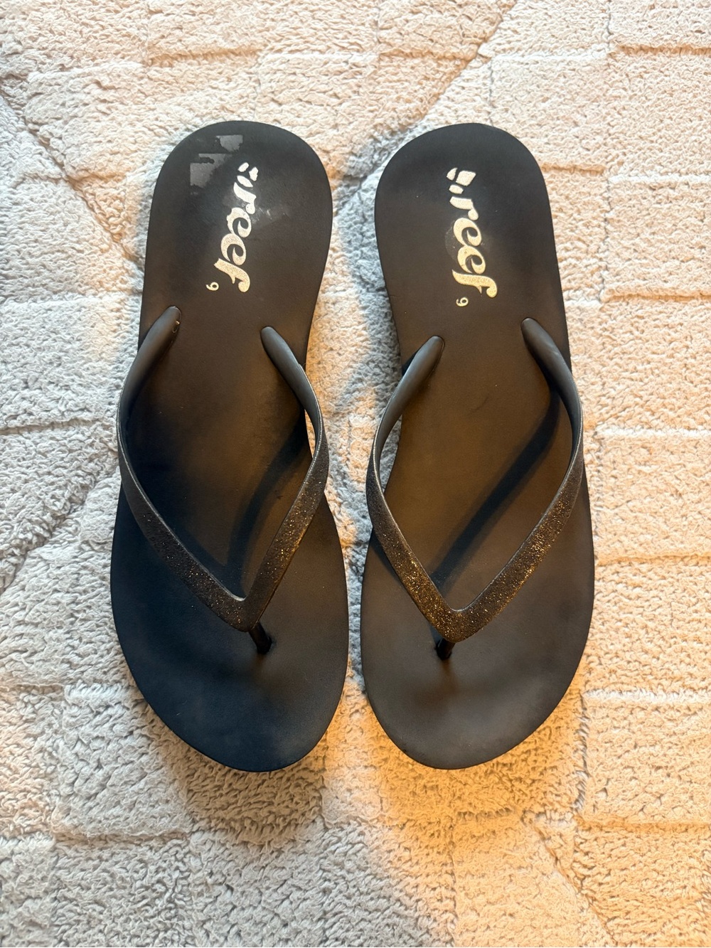 Reef Women's Black Flip-Flop Sandals with Sparkle Straps